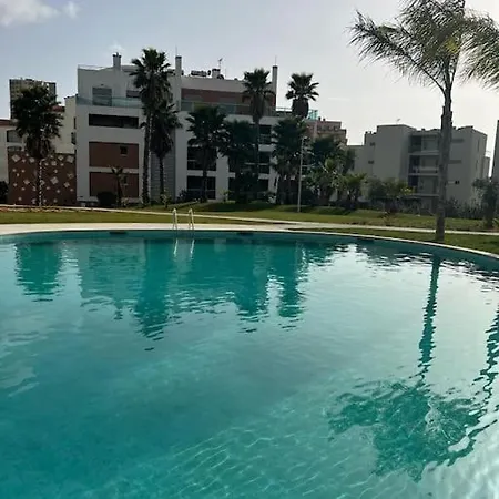 300 M Mer-5 Personne Apartment Portimao