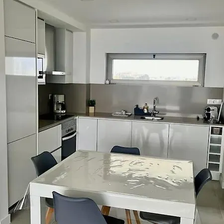 300 M Mer-5 Personne Portimão